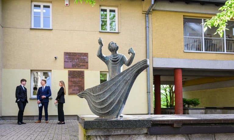 Uniwersyteckie XII LO