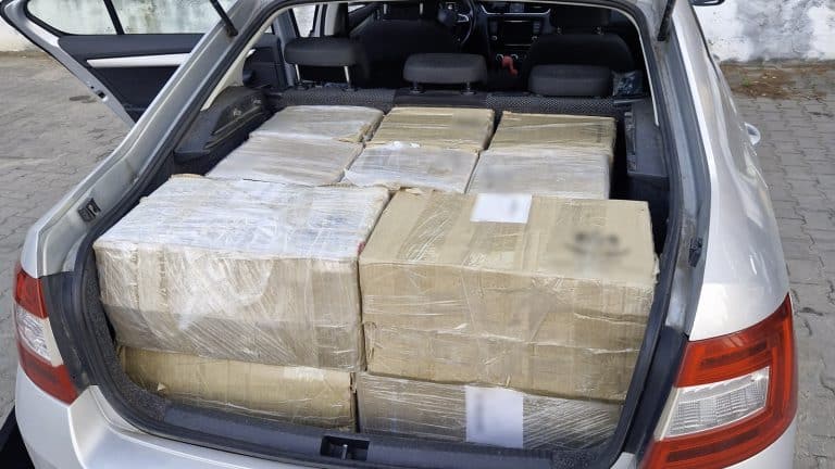 kontrabanda w samochodzie