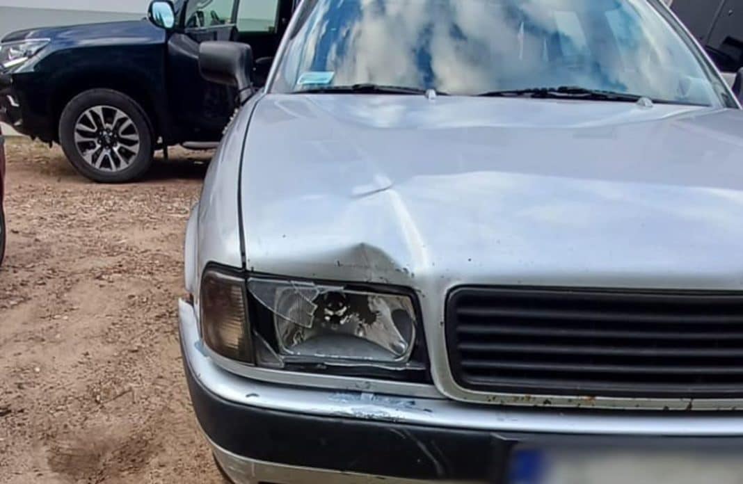 samochód, który spowodował potrącenie