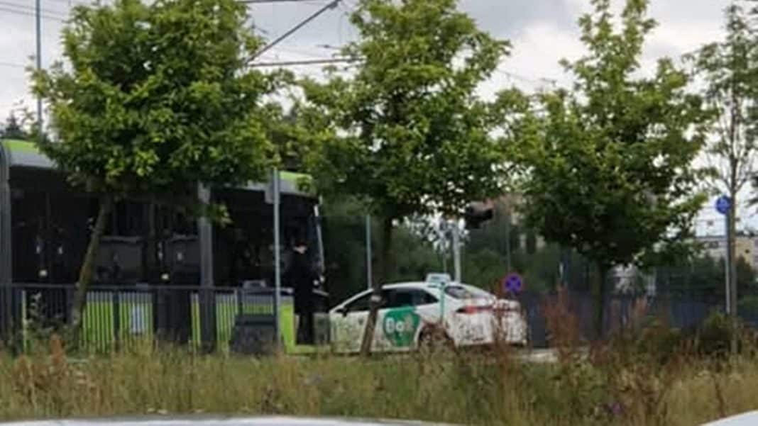 kierowca Bolta wjechał pod tramwaj