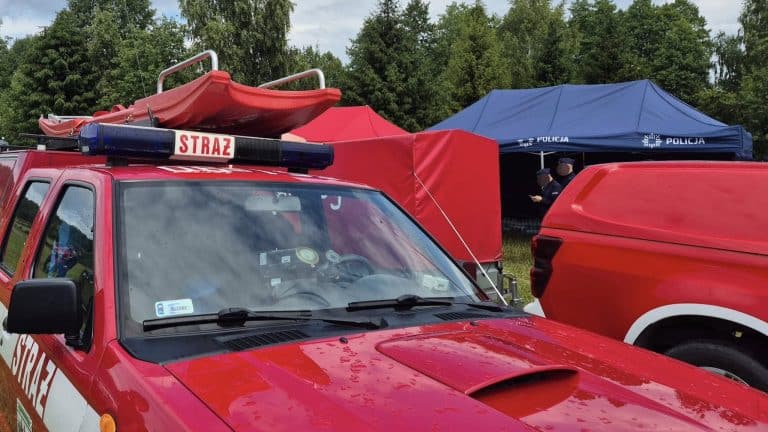 służby w akcji poszukiwawczej