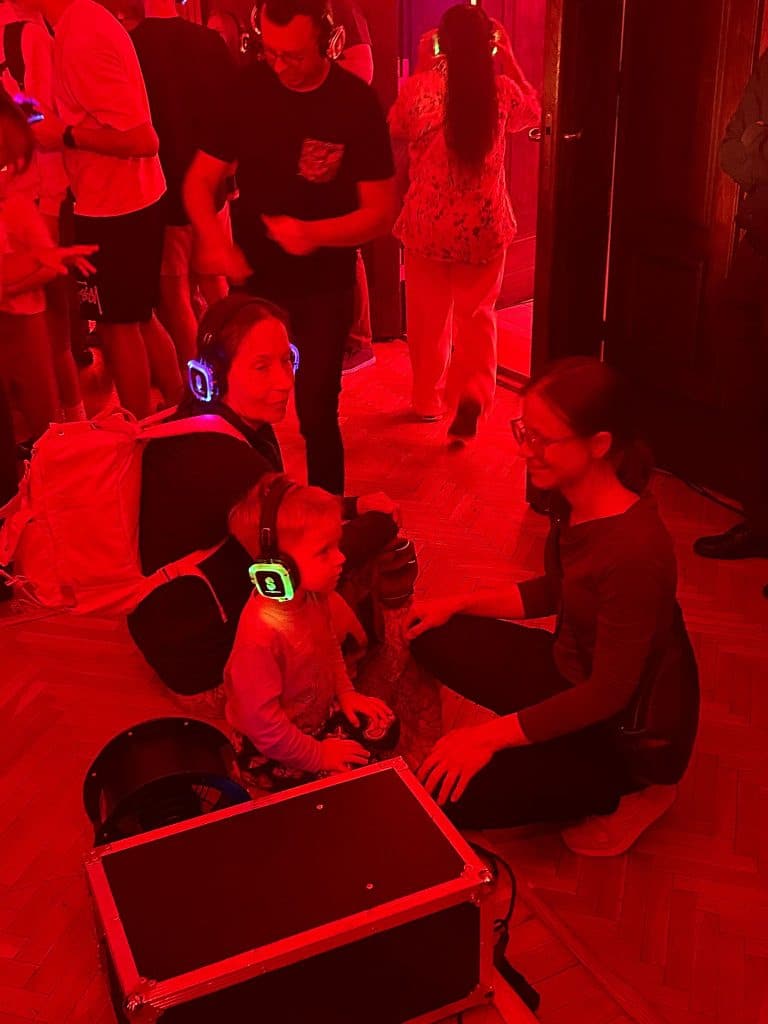 Czy to dobry pomysł? - W zabytkowej sali Urzędu Miasta Olsztyna była dyskoteka. Miasto przyznaje „ratusz przetrwał”