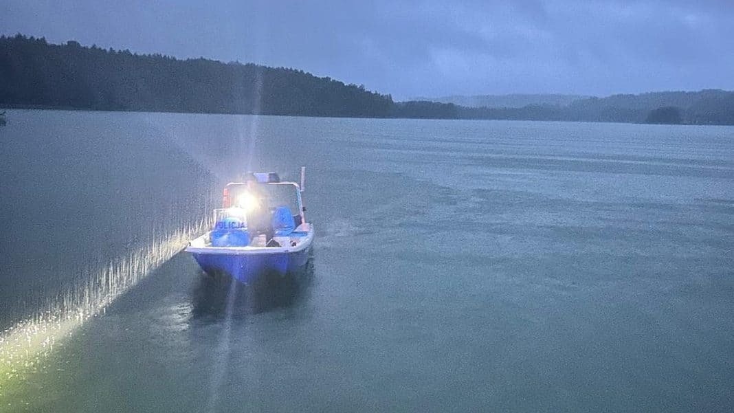 poszukiwania na jeziorze