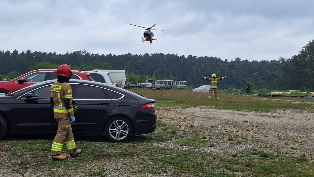 straż pożarna i śmigłowiec LPR