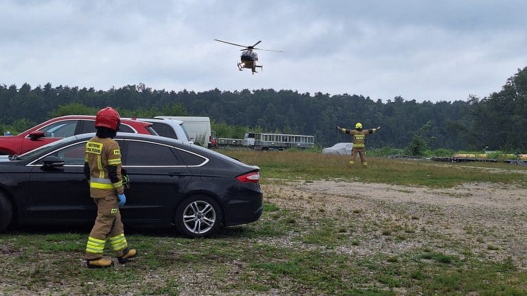 straż pożarna i śmigłowiec LPR