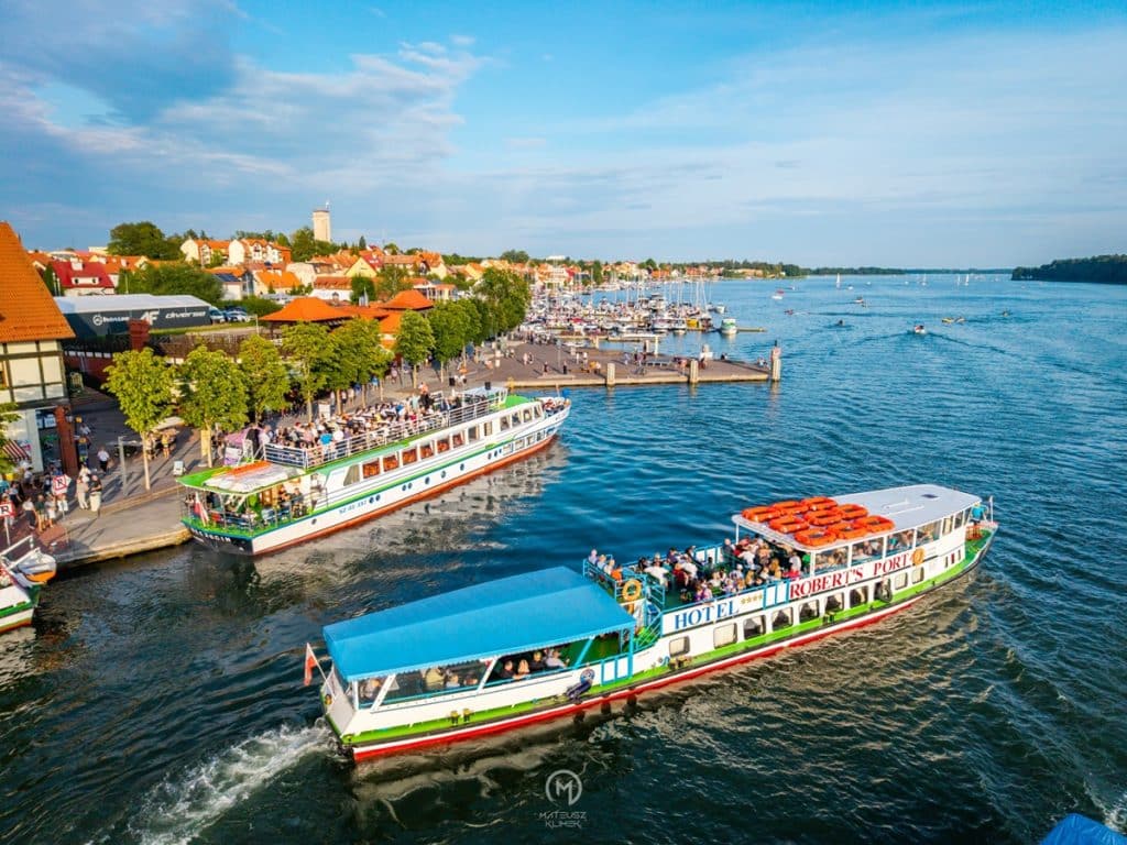 Figura Matki Bożej wypłynęła na jezioro. - „Z Maryją na jeziorach” – niezwykłe wydarzenie religijne na Mazurach