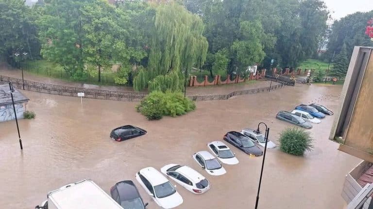 podtopienie samochodów w Elblągu