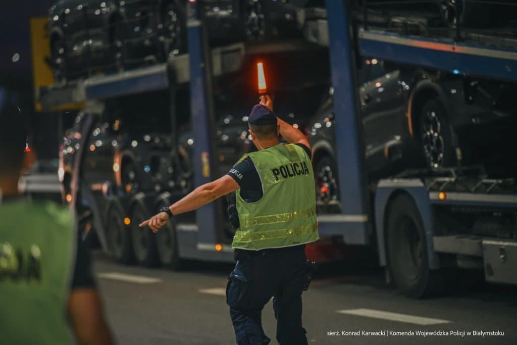 Ruch może być wolniejszy, a kierowcy muszą się liczyć z legitymowaniem i sprawdzaniem samochodów. - Nie każdy wjedzie do Polski. Cudzoziemców sprawdzają i cofają