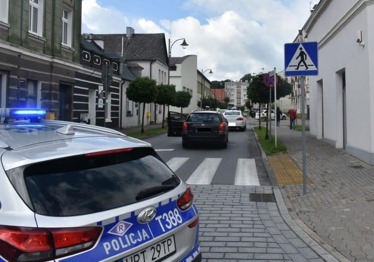 potrącenie na oznakowanym przejściu dla pieszych