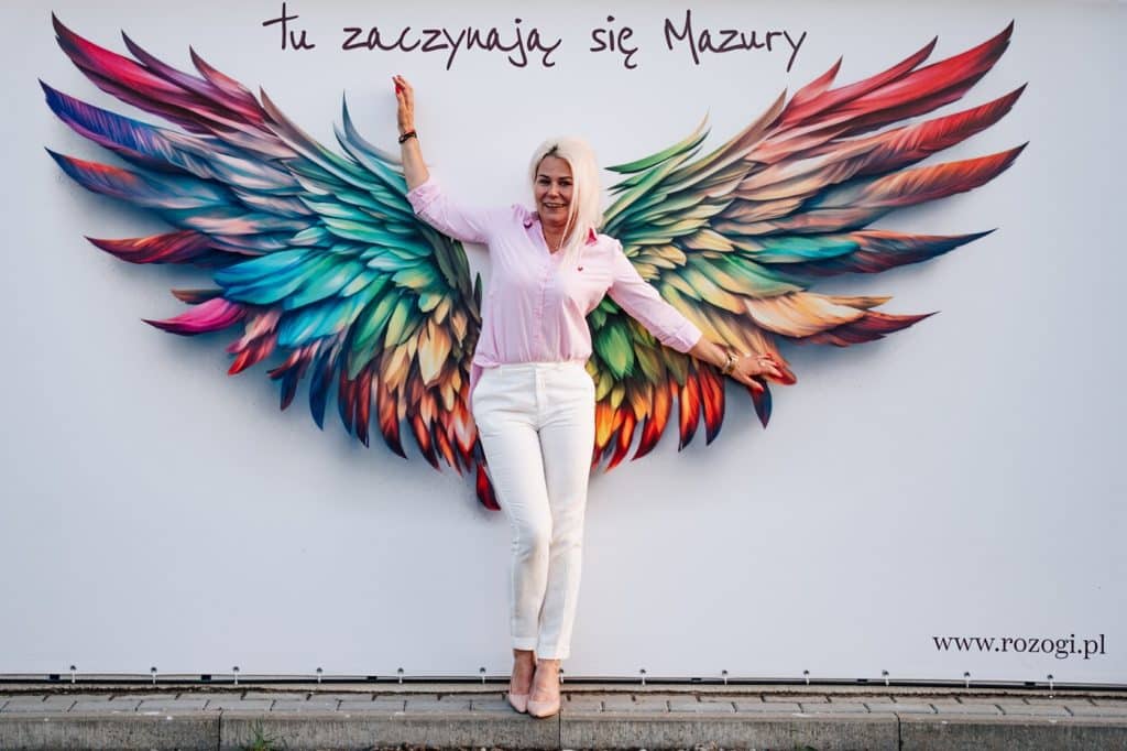 Ludzie zatrzymują się tu, żeby zrobić zdjęcia. - Przystanki autobusowe zamieniły się w galerię sztuki