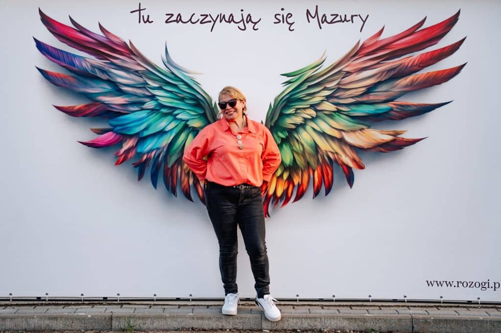 Ludzie zatrzymują się tu, żeby zrobić zdjęcia. - Przystanki autobusowe zamieniły się w galerię sztuki