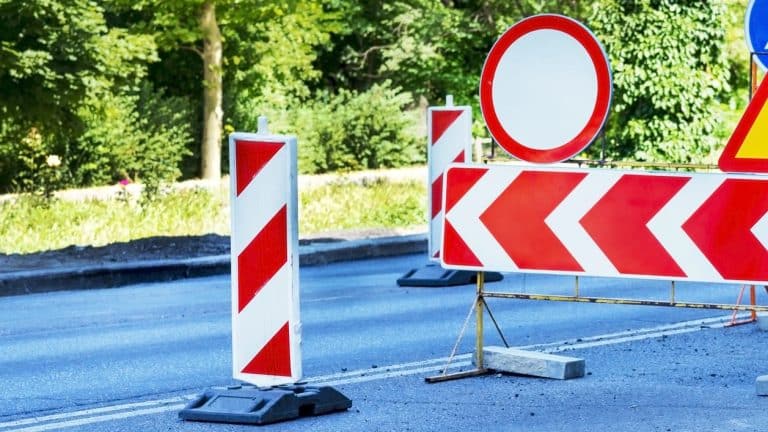 zamknięta ulica ze względu na prace drogowe