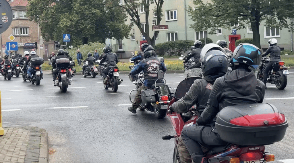 Setki osób pożegnały Tomasza D. - Motocyklista zginął ratując dwa życia