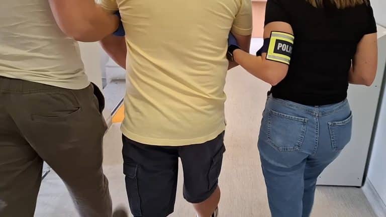 aresztowany za podpalenie samochodu