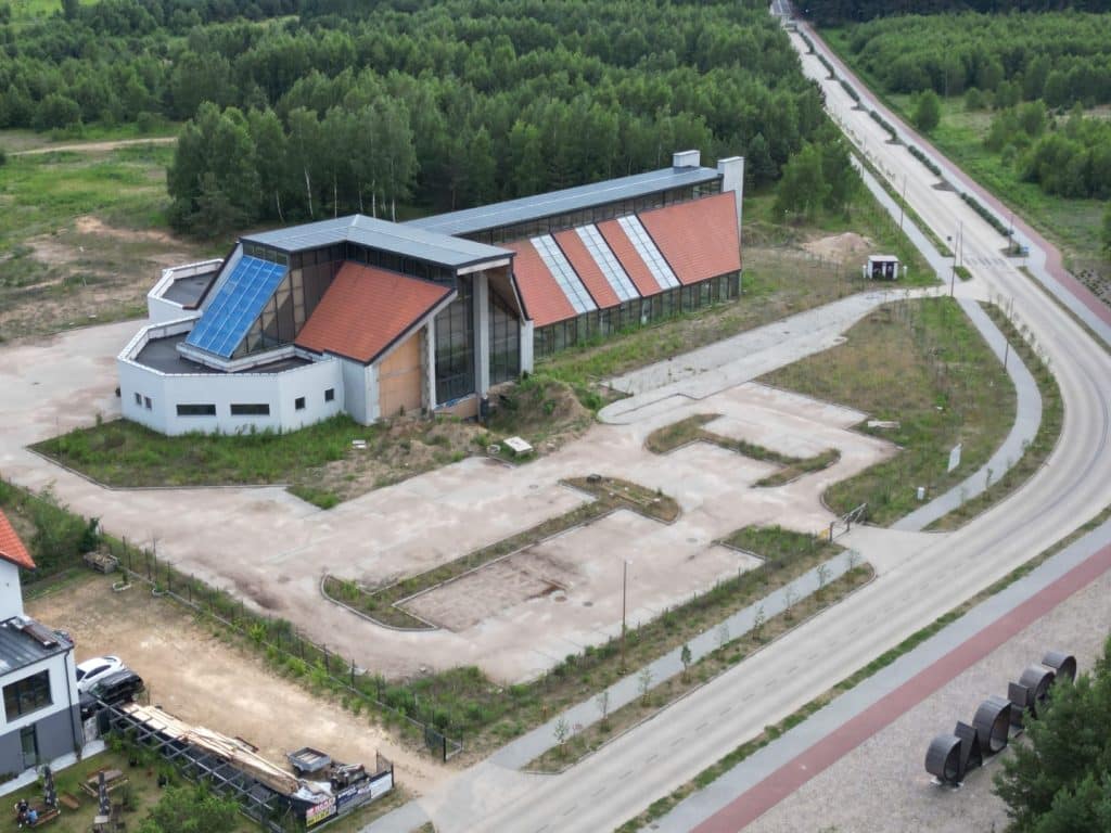 Obiekt miał być wizytówką Mazur. Od lat straszy. - Upadła inwestycja na Mazurach ruszy? Miasto liczy na prywatny kapitał