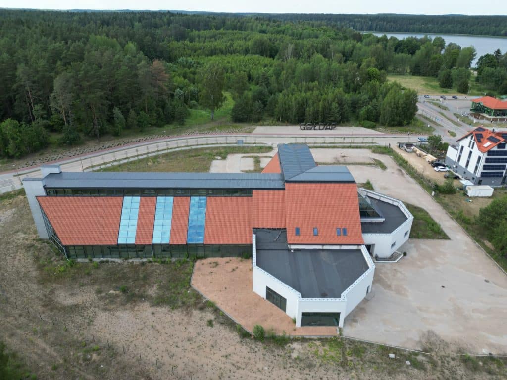 Obiekt miał być wizytówką Mazur. Od lat straszy. - Upadła inwestycja na Mazurach ruszy? Miasto liczy na prywatny kapitał