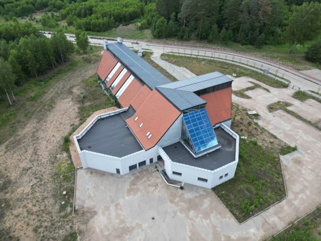 Obiekt miał być wizytówką Mazur. Od lat straszy. - Upadła inwestycja na Mazurach ruszy? Miasto liczy na prywatny kapitał