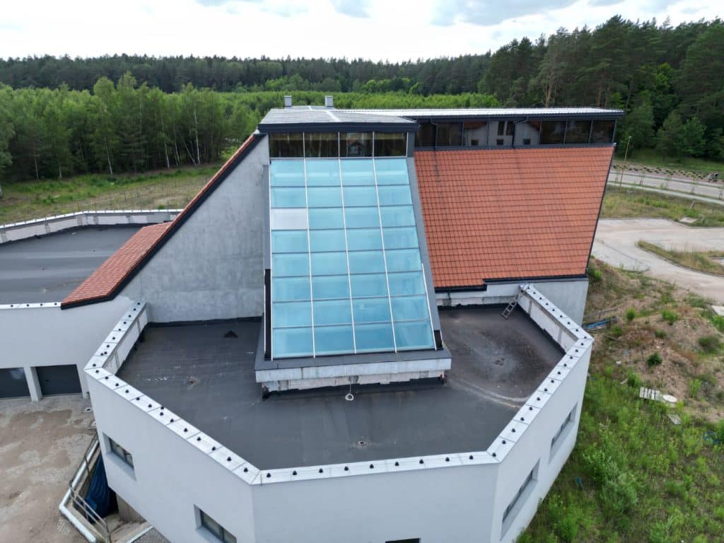 Obiekt miał być wizytówką Mazur. Od lat straszy. - Upadła inwestycja na Mazurach ruszy? Miasto liczy na prywatny kapitał