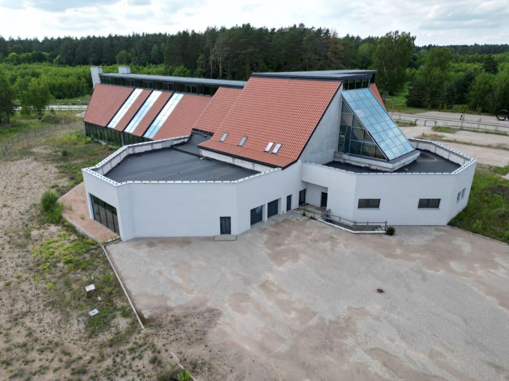 Obiekt miał być wizytówką Mazur. Od lat straszy. - Upadła inwestycja na Mazurach ruszy? Miasto liczy na prywatny kapitał