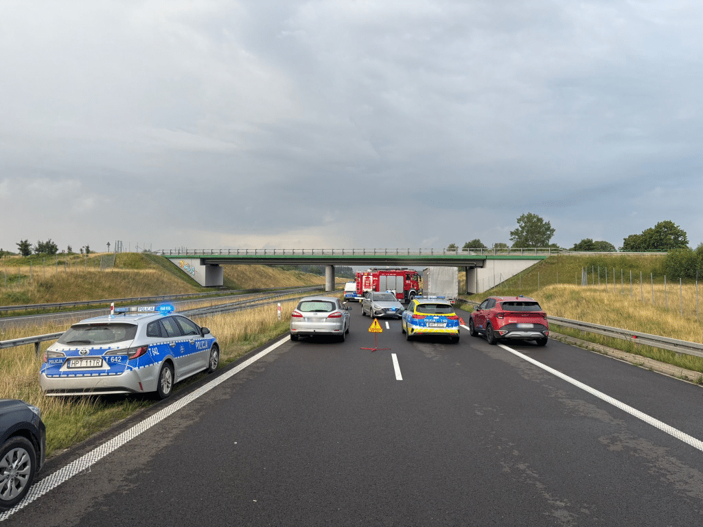 Dziecko walczy o życie. - Tragiczny wypadek na S7. Trzy osoby nie żyją, w tym rodzice dziecka