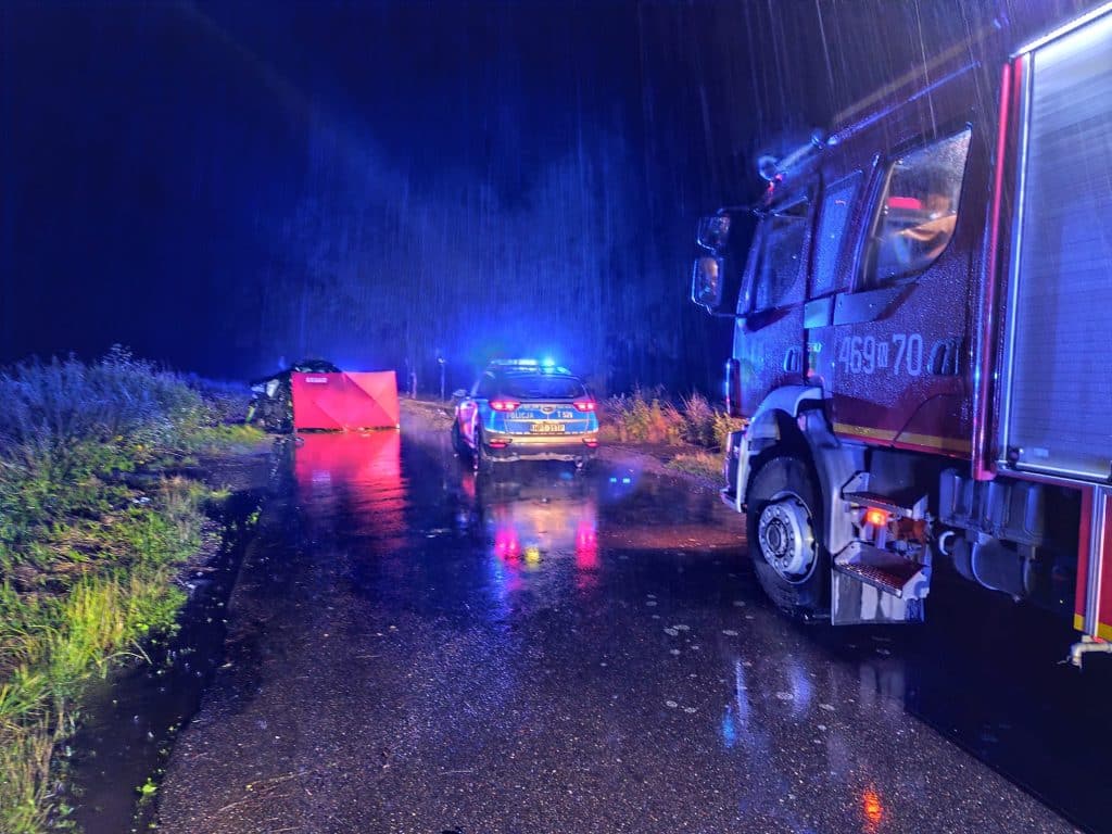 Kałuża zabiła dwie osoby! - Nie żyją dwie osoby. Citroenem wjechał w kałużę