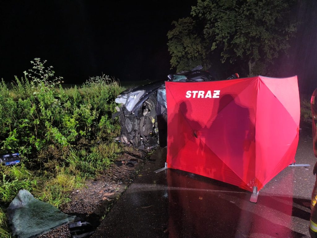 Kałuża zabiła dwie osoby! - Nie żyją dwie osoby. Citroenem wjechał w kałużę