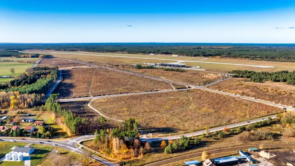 To miało napędzać lokalną gospodarkę. Chętnych na działki niestety brak. - Inwestycyjny impas w Szymanach. Uzbrojono działki za 65 mln zł – teraz nikt ich nie chce?