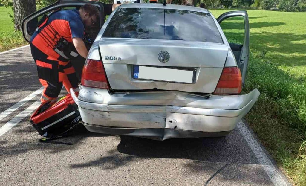Na miejsce skierowano śmigłowce ratunkowe. - Wypadek 11 osób. Dwa śmigłowce LPR. Rannych zabrano do czterech szpitali