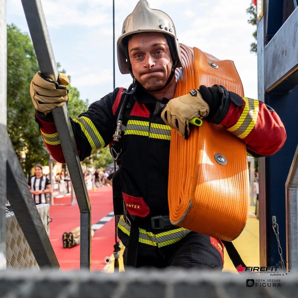 Niezwykły wyczyn strażaka z Kętrzyna. Rekord życiowy i złoto w sztafecie. - Strażak z Kętrzyna mistrzem Europy! Polacy rozgromili rywali na FireFit