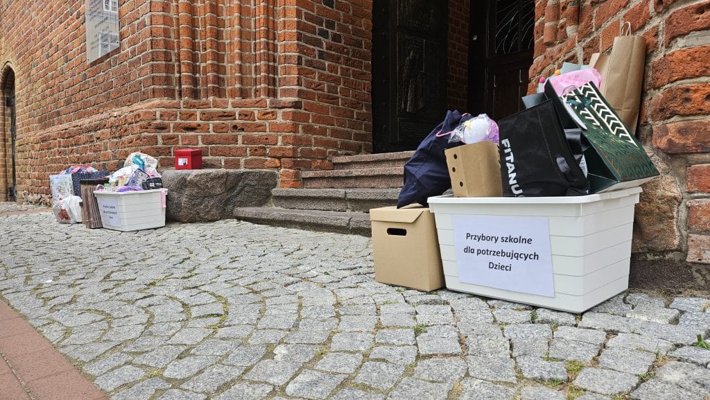 Rodzina i mieszkańcy Olsztyna pożegnali ofiary tragedii w Egipcie. - Doktor Anita i jej 7-letni syn Maciej spoczęli we wspólnym grobie. Pogrzeb ofiar wypadku w Egipcie