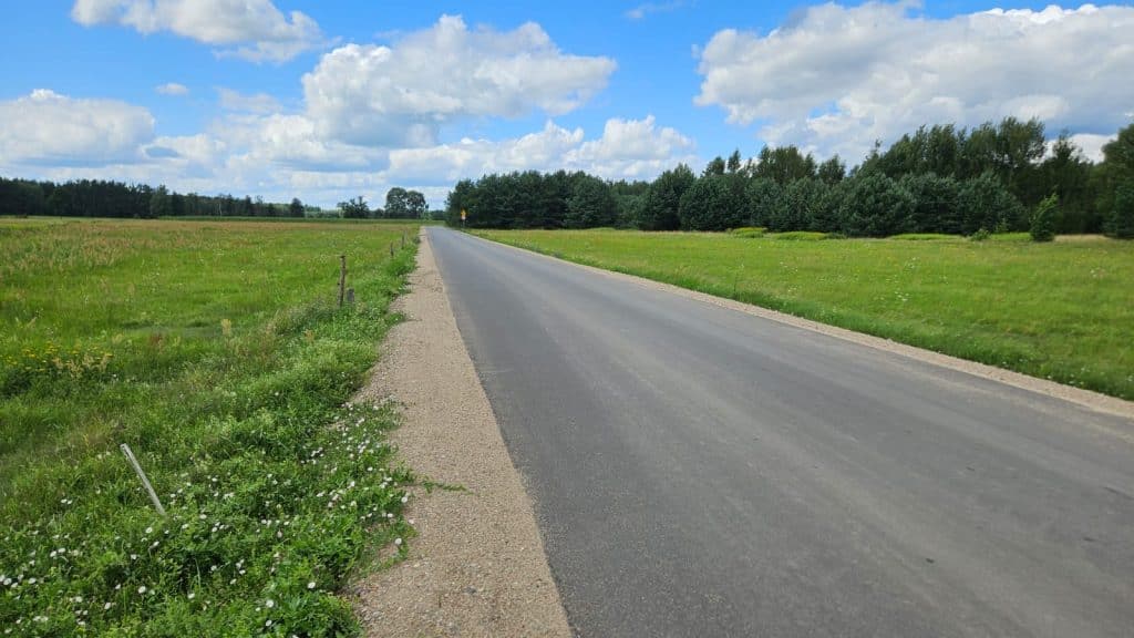 Mieszkańcy gminy Rozogi mogą już korzystać z nowych, wygodnych i bezpiecznych dróg. - Rekordowe inwestycje drogowe w gminie Rozogi. Efekty robią wrażenie