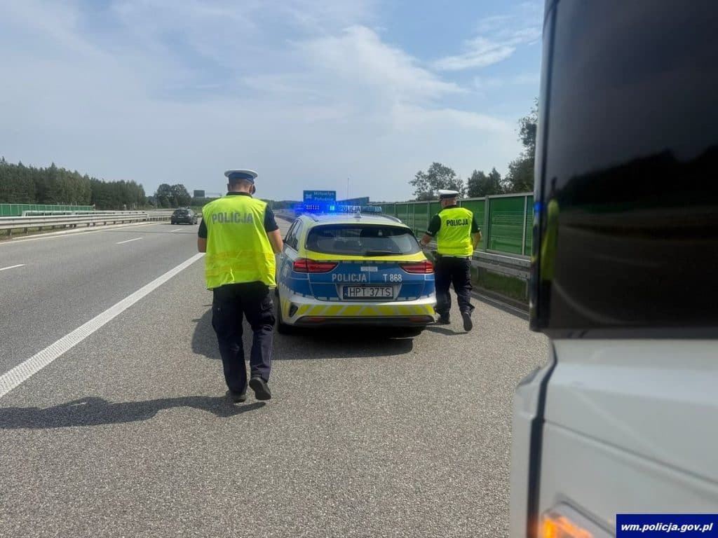 Koniec wakacji i wzmożone kontrole. - Wielka obława na kierowców. Helikopter namierza piratów drogowych na S7