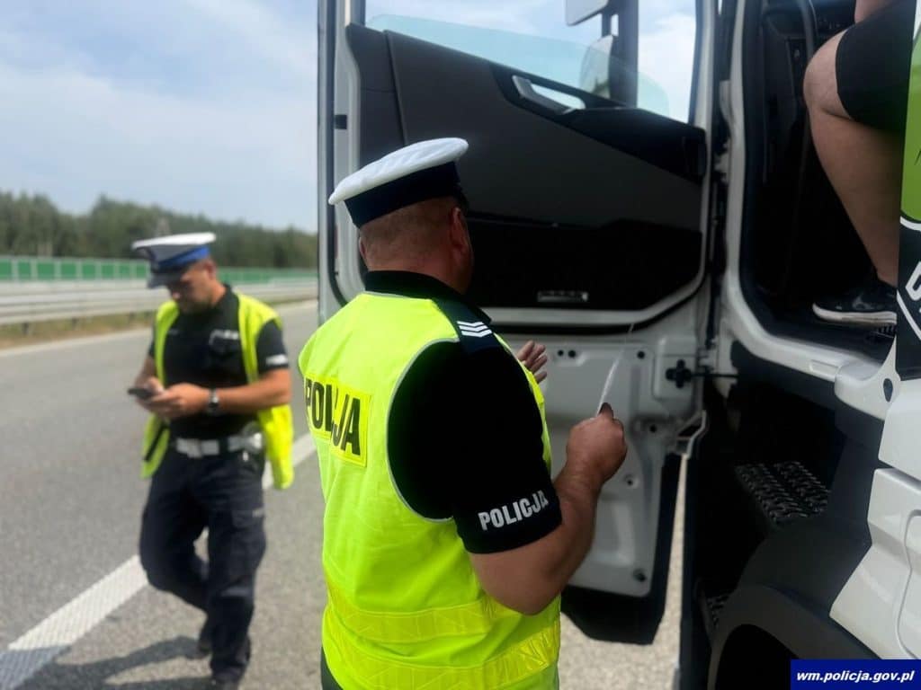 Koniec wakacji i wzmożone kontrole. - Wielka obława na kierowców. Helikopter namierza piratów drogowych na S7