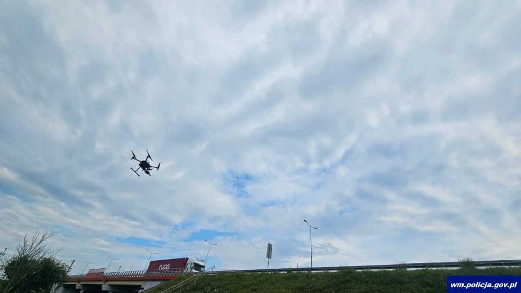 Koniec wakacji i wzmożone kontrole. - Wielka obława na kierowców. Helikopter namierza piratów drogowych na S7