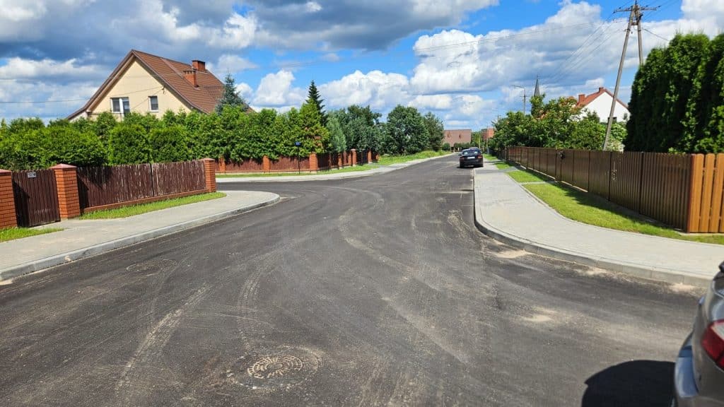 Mieszkańcy gminy Rozogi mogą już korzystać z nowych, wygodnych i bezpiecznych dróg. - Rekordowe inwestycje drogowe w gminie Rozogi. Efekty robią wrażenie