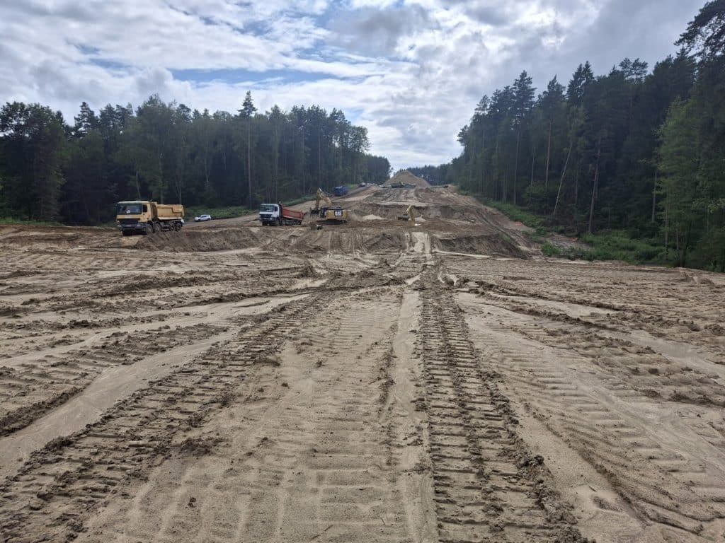 Sprawdzamy postępy na budowie wylotu z Olsztyna. - Hałas, błoto i rozbiórka wiaduktu - ul. Warszawska w Olsztynie przypomina pole bitwy