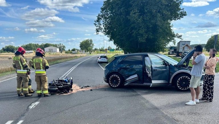 zderzenie auta z motocyklem na S7