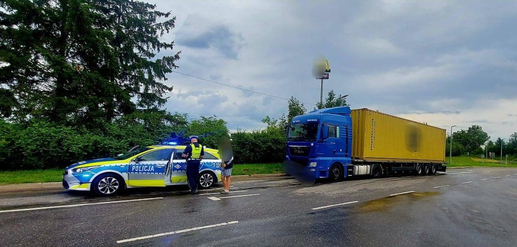 Zakaz? Jaki zakaz? TIR-y urządziły sobie wyścig na ekspresówce. - Ciężarówki znów blokowały lewy pas. Ze śmigłowca nagrano „wyścig słoni” na S7