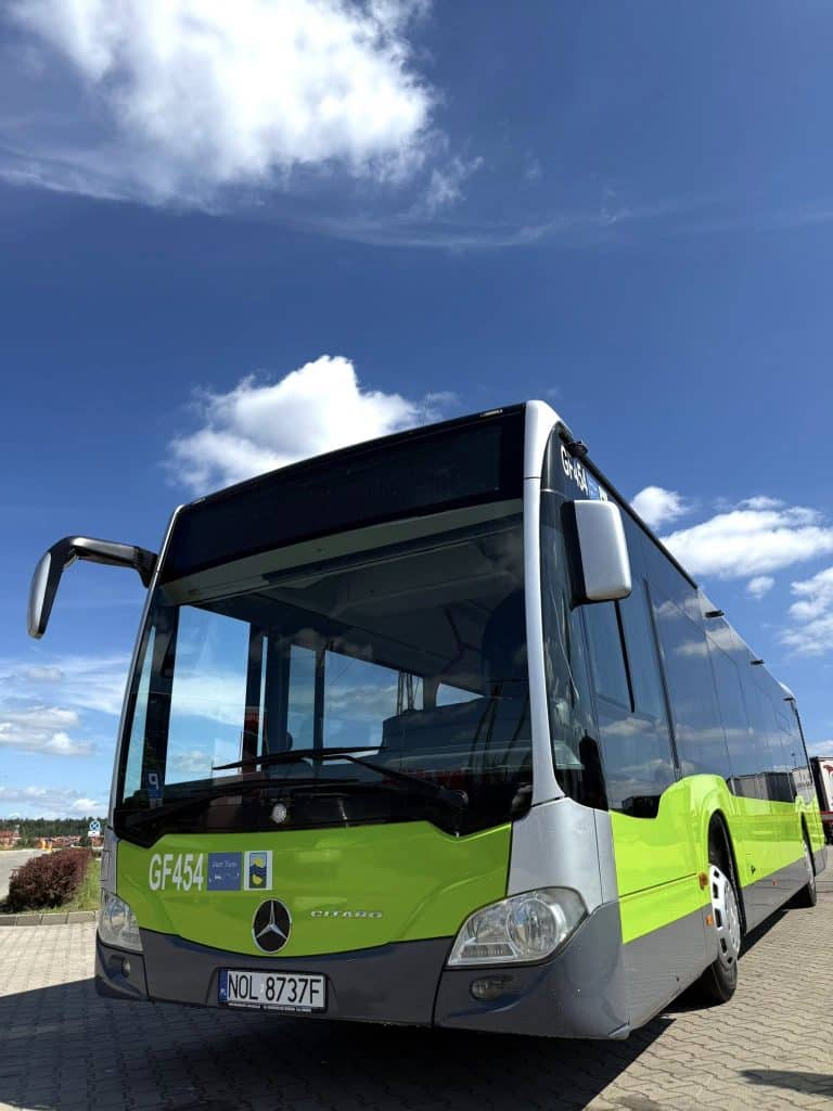 Gminy znalazły tańszego przewoźnika i uruchamiają nową linię. - Nowoczesne mercedesy będą wozić pasażerów do Olsztyna. Zastąpią autobusy z linii 129