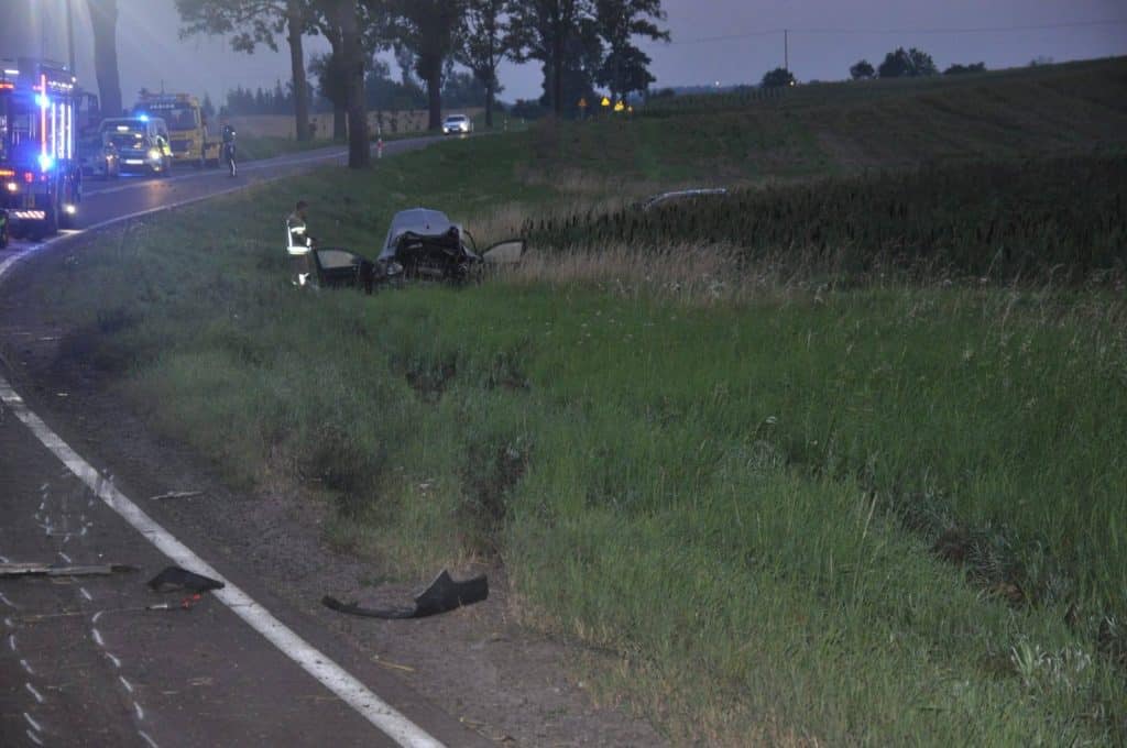 Kobieta w zaawansowanej ciąży została przetransportowana do szpitala w Olsztynie, gdzie walczy o życie. - Alan G. zabił żołnierza i jego 2-letniego synka. Ciężarna żona walczy o życie w szpitalu