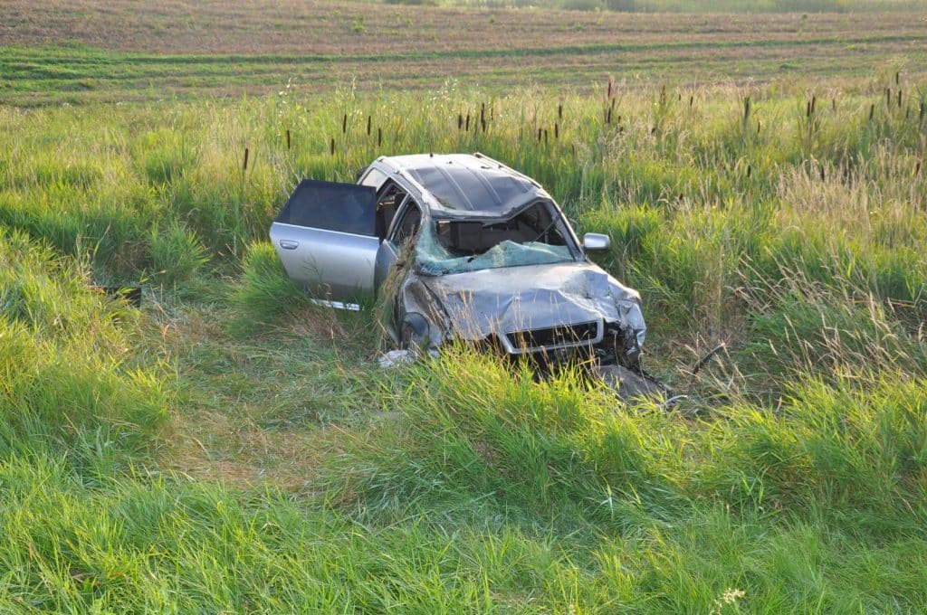 Kobieta w zaawansowanej ciąży została przetransportowana do szpitala w Olsztynie, gdzie walczy o życie. - Alan G. zabił żołnierza i jego 2-letniego synka. Ciężarna żona walczy o życie w szpitalu
