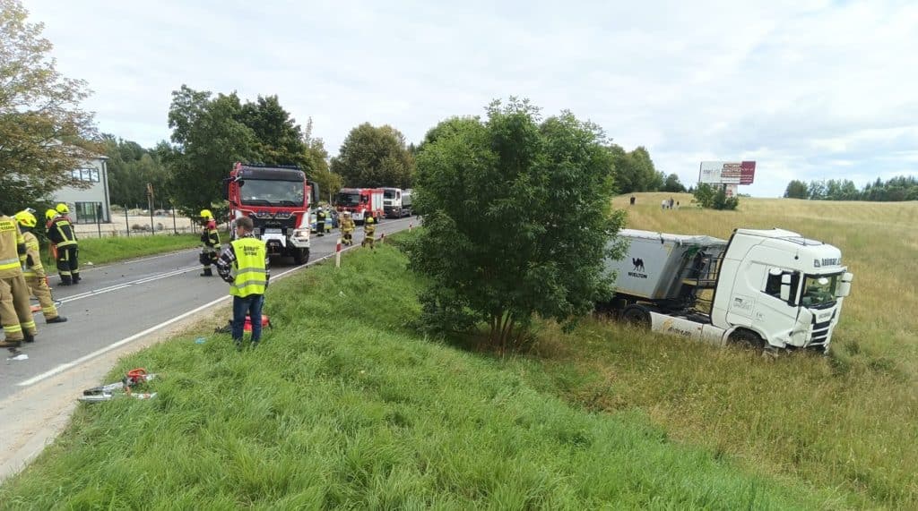 Ojciec i syn nie żyją, matka i córka walczą o życie. - Nagranie z przerażającego wypadku pod Olsztynem. Świadek wyjaśnia kontrowersje