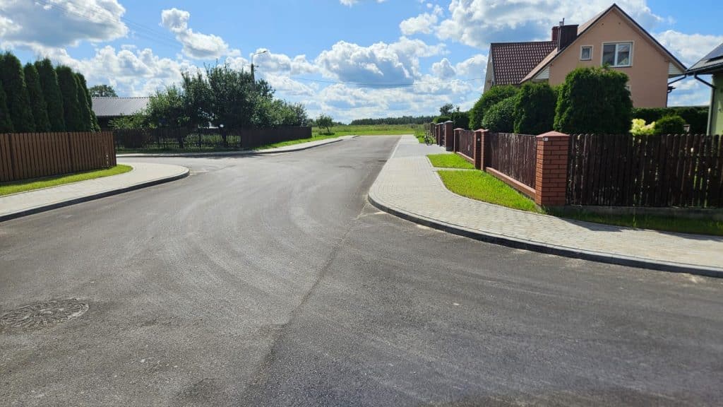 Mieszkańcy gminy Rozogi mogą już korzystać z nowych, wygodnych i bezpiecznych dróg. - Rekordowe inwestycje drogowe w gminie Rozogi. Efekty robią wrażenie