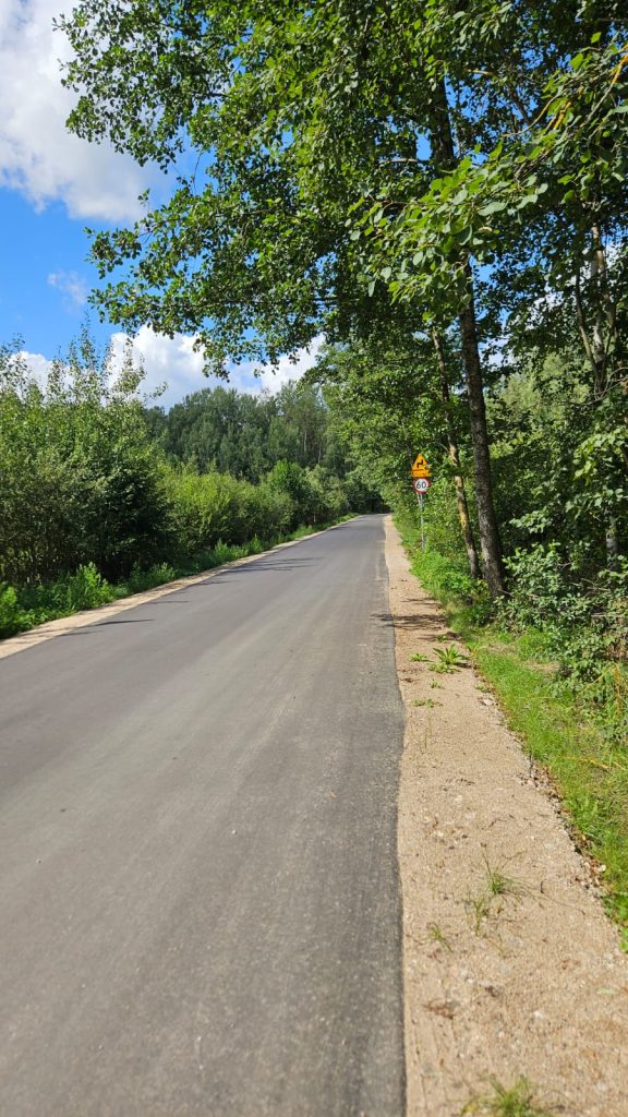 Mieszkańcy gminy Rozogi mogą już korzystać z nowych, wygodnych i bezpiecznych dróg. - Rekordowe inwestycje drogowe w gminie Rozogi. Efekty robią wrażenie