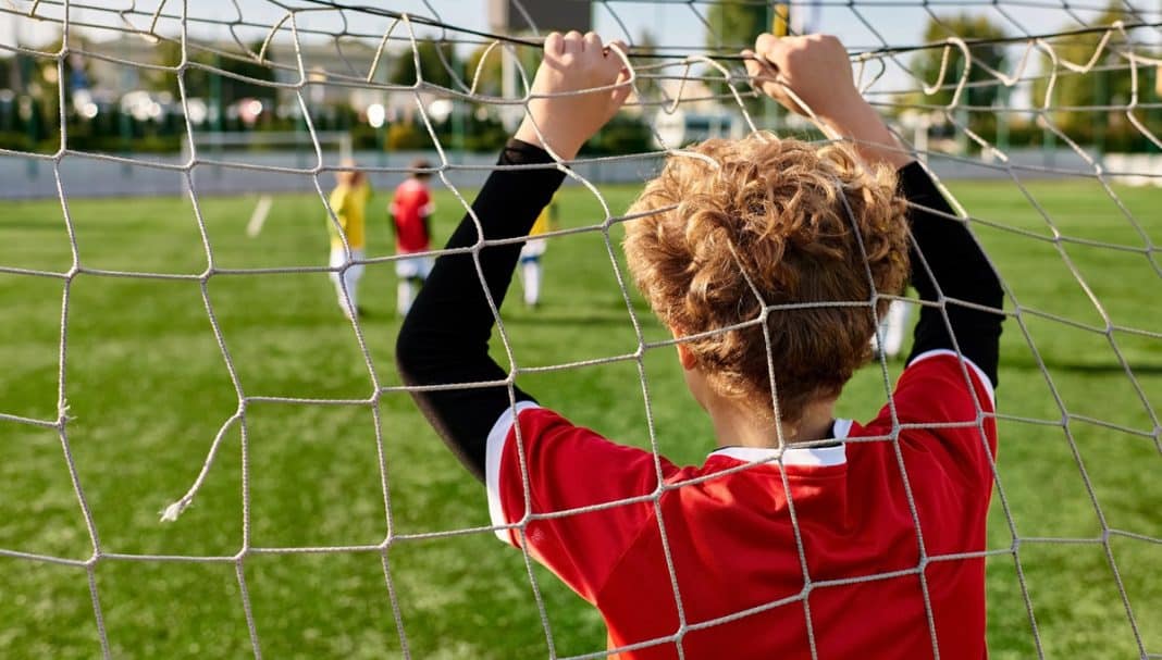 osiedlowe boisko z bramką