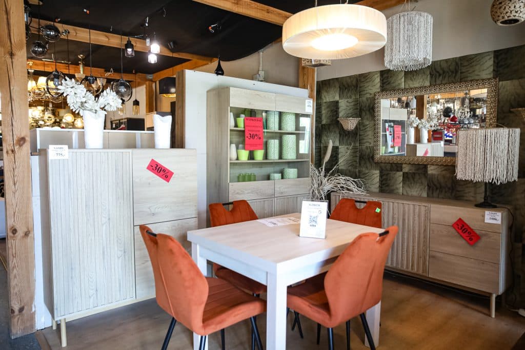 Wszystkie lampy dostępne od ręki i w wyjątkowo niskich cenach. - Lampy za pół ceny w Olsztynie. Wielka wyprzedaż w salonie Elżbieta