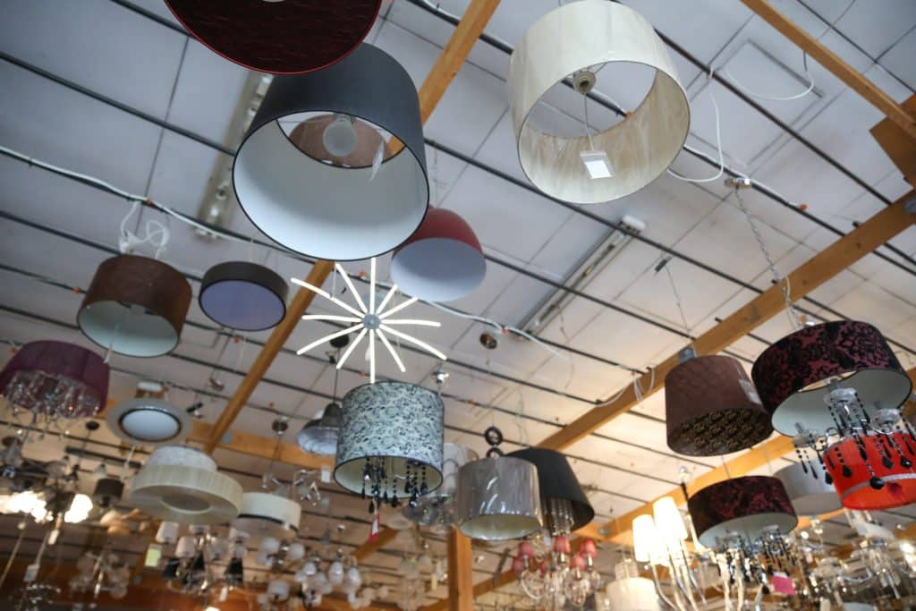 Wszystkie lampy dostępne od ręki i w wyjątkowo niskich cenach. - Lampy za pół ceny w Olsztynie. Wielka wyprzedaż w salonie Elżbieta