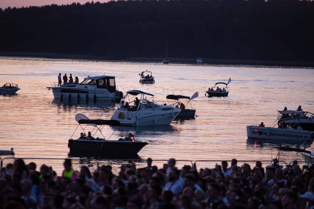 Green Festival 2025 przeszedł do historii - tak wyglądało święto muzyki w Olsztynie. - Rekordowa edycja Olsztyn Green Festival. Tłumy nad jeziorem Ukiel