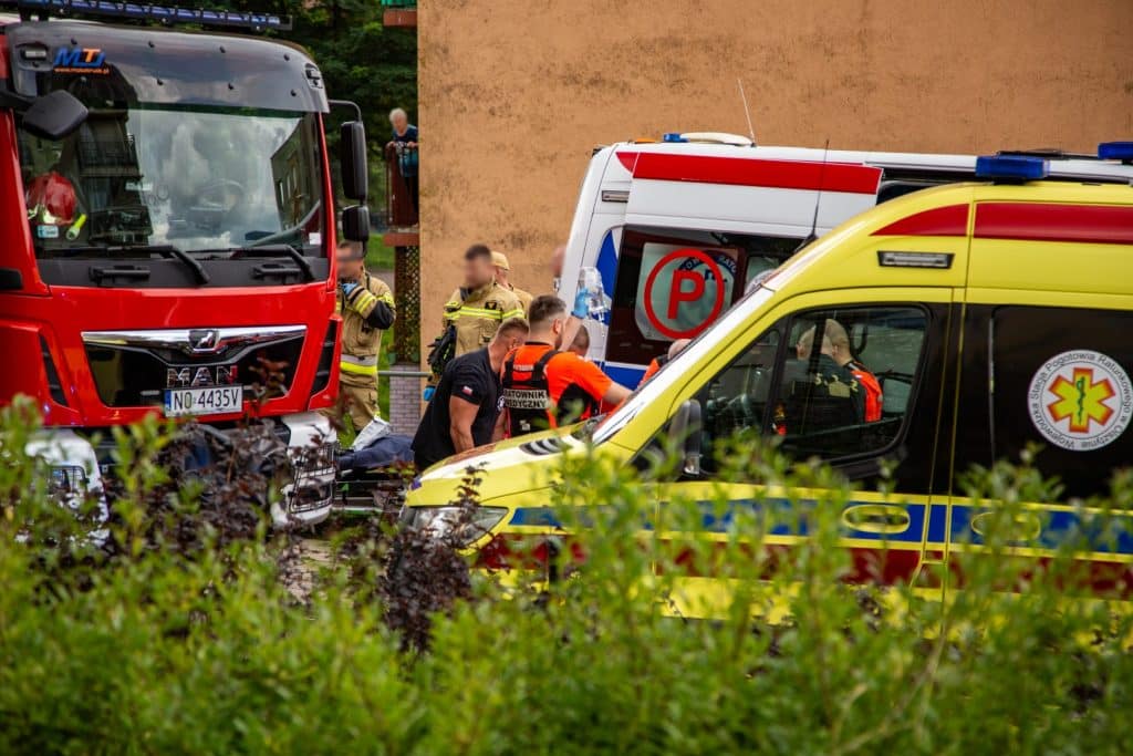 Mężczyzna trafił do szpitala. - Finał interwencji na Nagórkach. Senior potrącony przez wóz strażacki