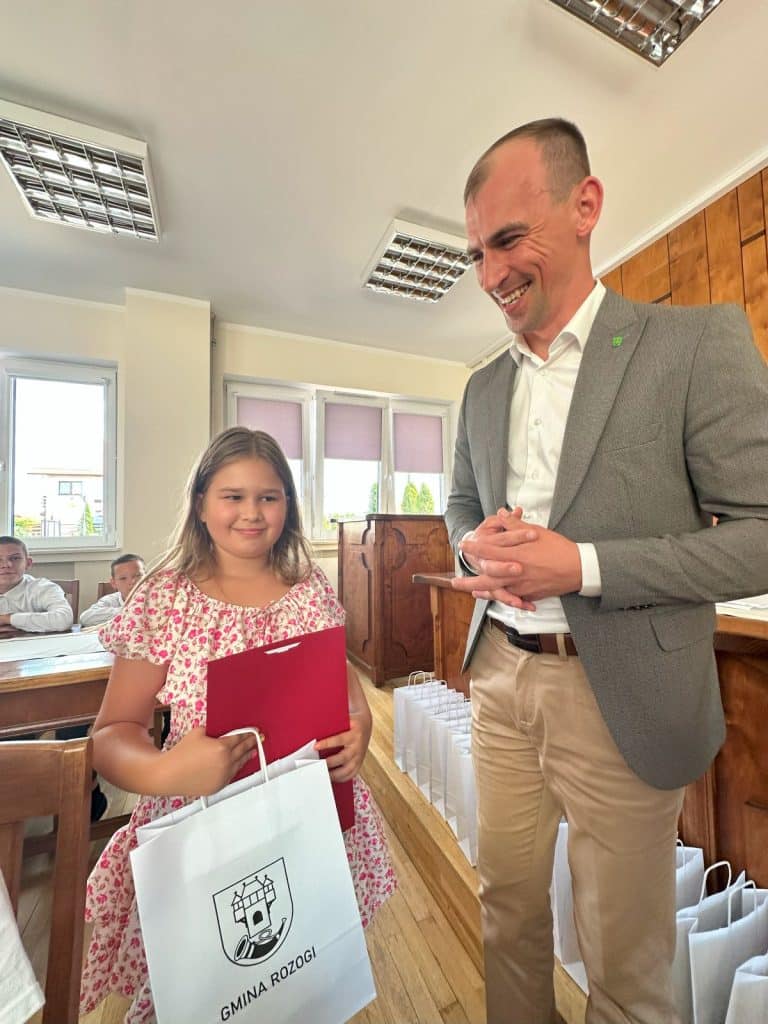 Ta gmina inwestuje w młode talenty. - Mazurska gmina nagradza najzdolniejszych uczniów i mistrzów sportu